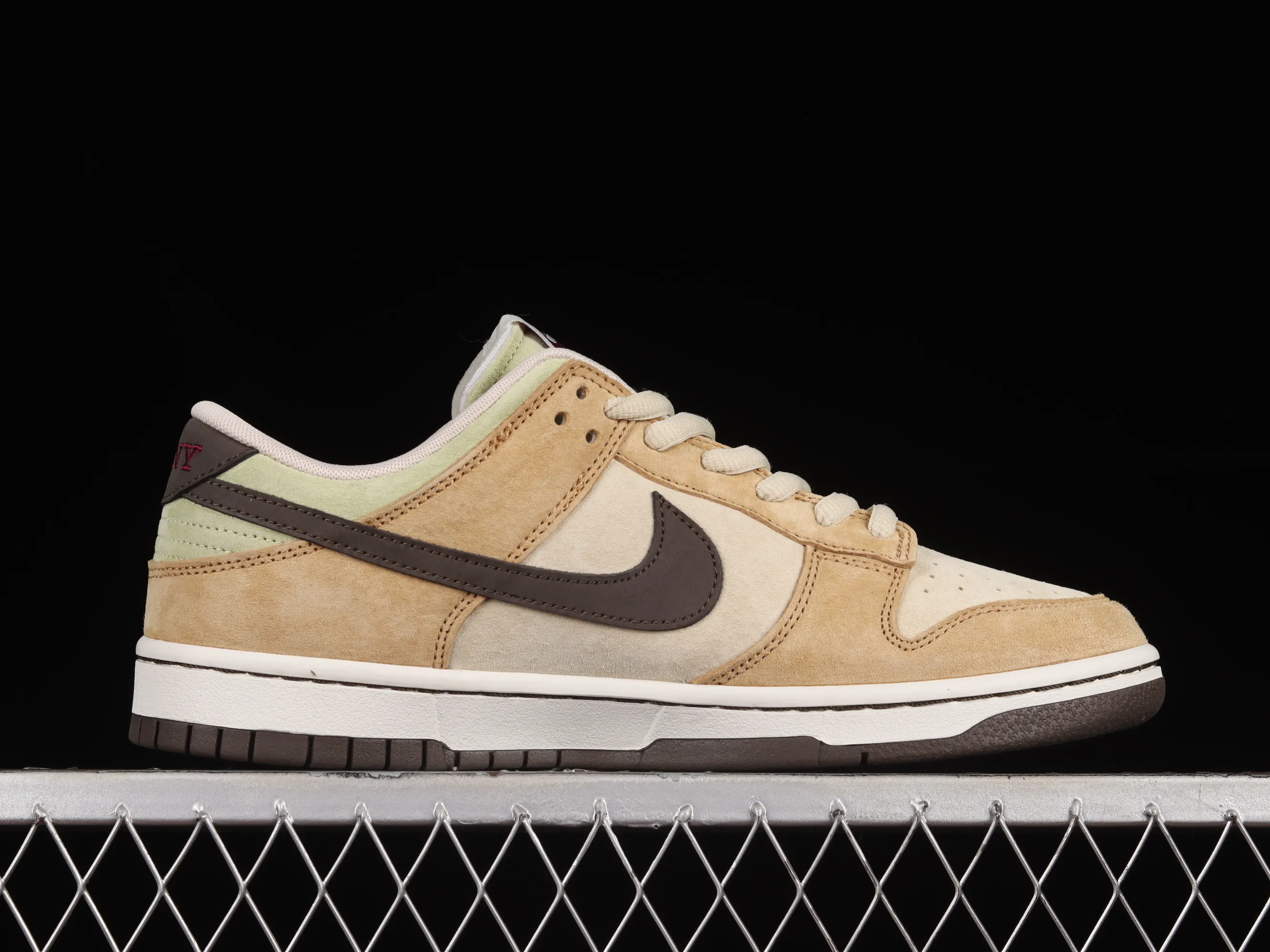 All Categories Nk SB Dunk Series Nk SB Dunk Low Low-top sneakers Nk SB Dunk Low World Cup themed SB low-top sports and leisure sneakers CU1726-666